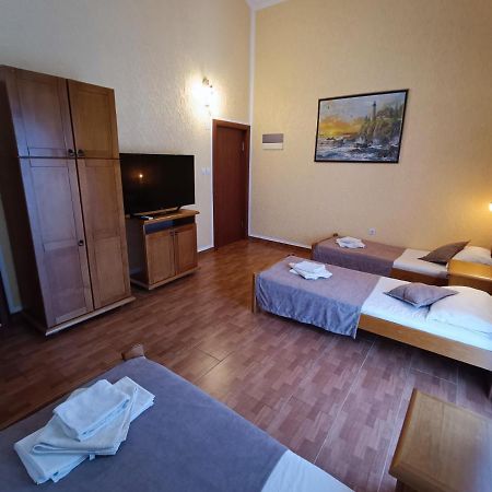Martinovic Rooms Будва Екстериор снимка