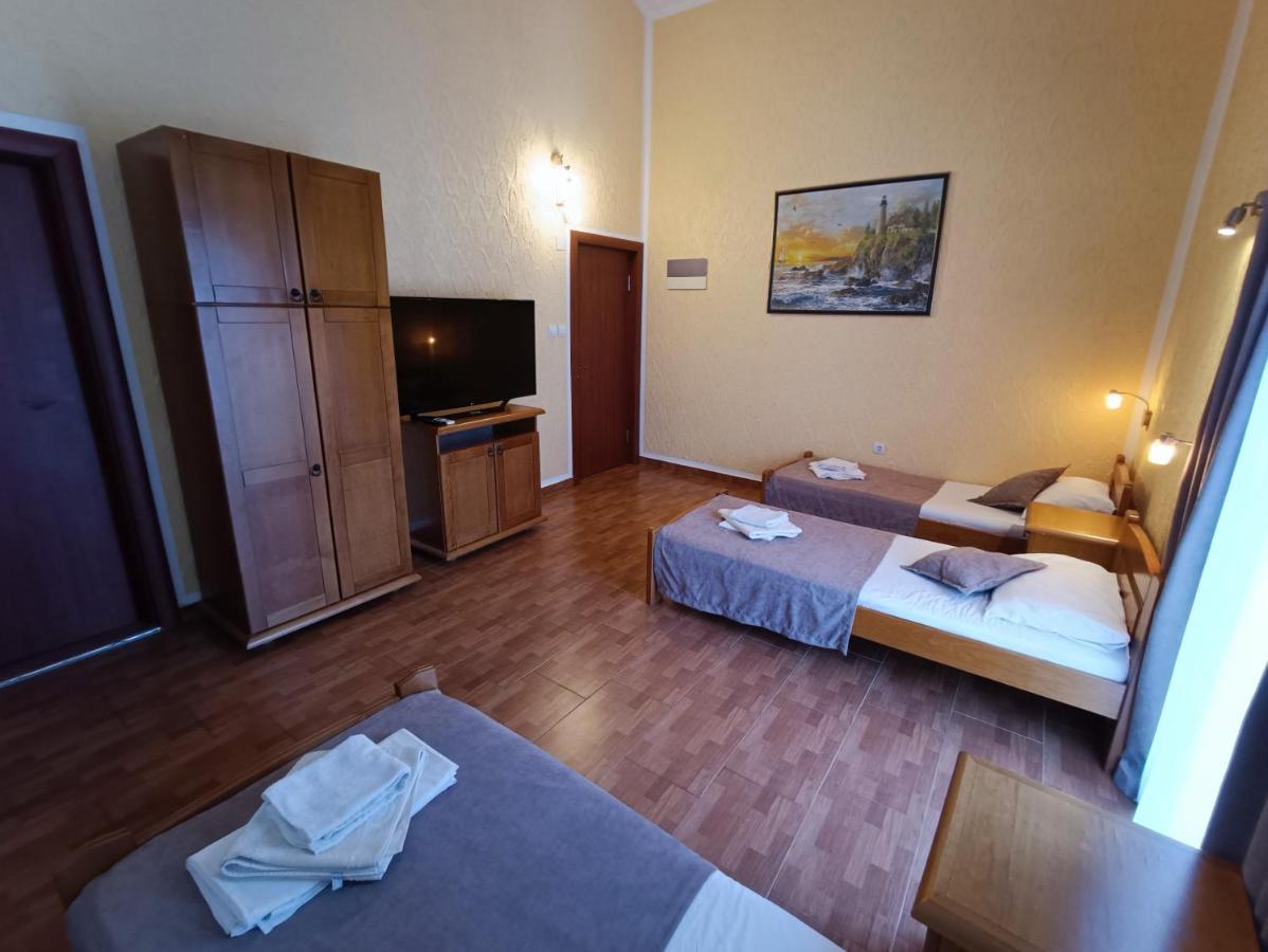 Martinovic Rooms Будва Екстериор снимка