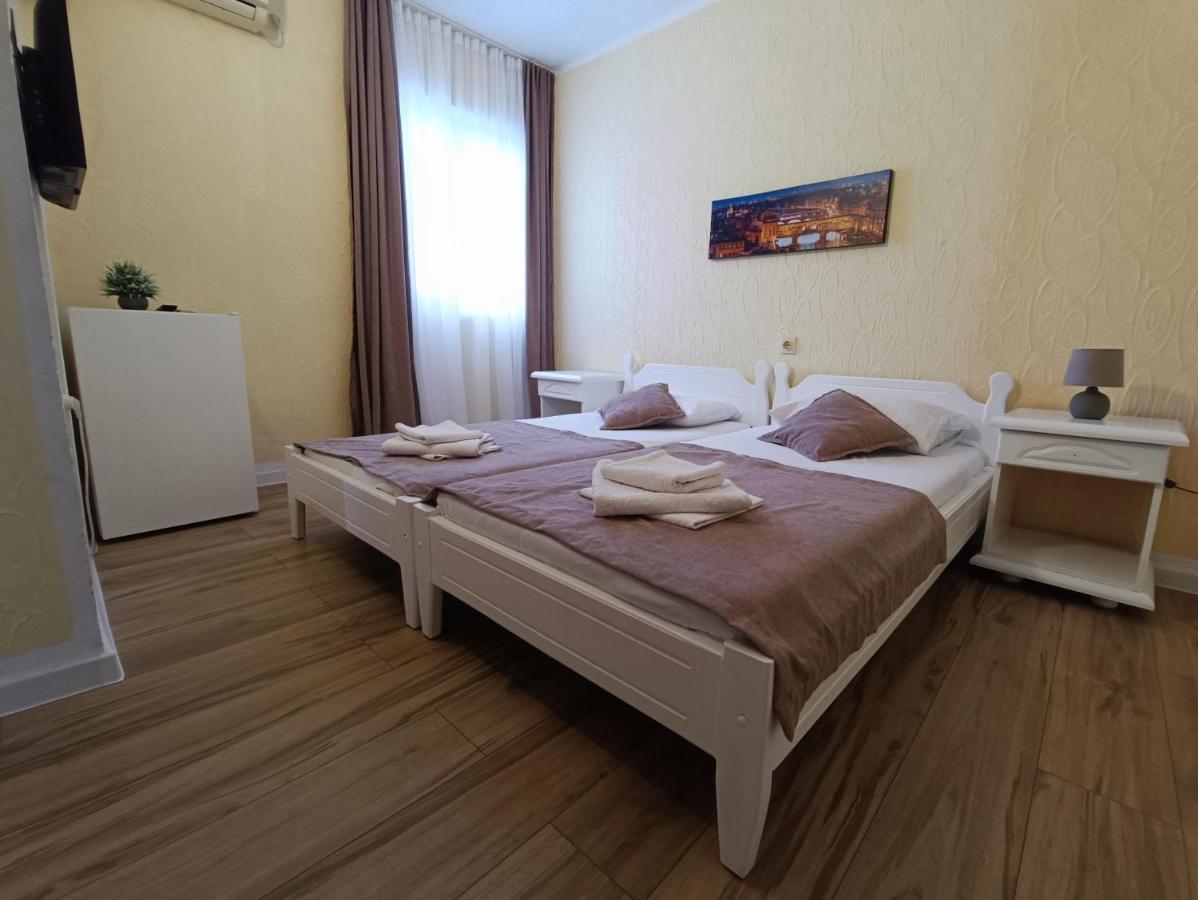Martinovic Rooms Будва Екстериор снимка