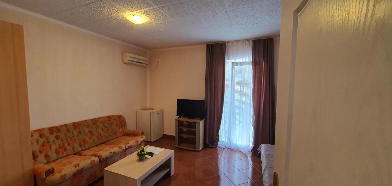 Martinovic Rooms Будва Екстериор снимка