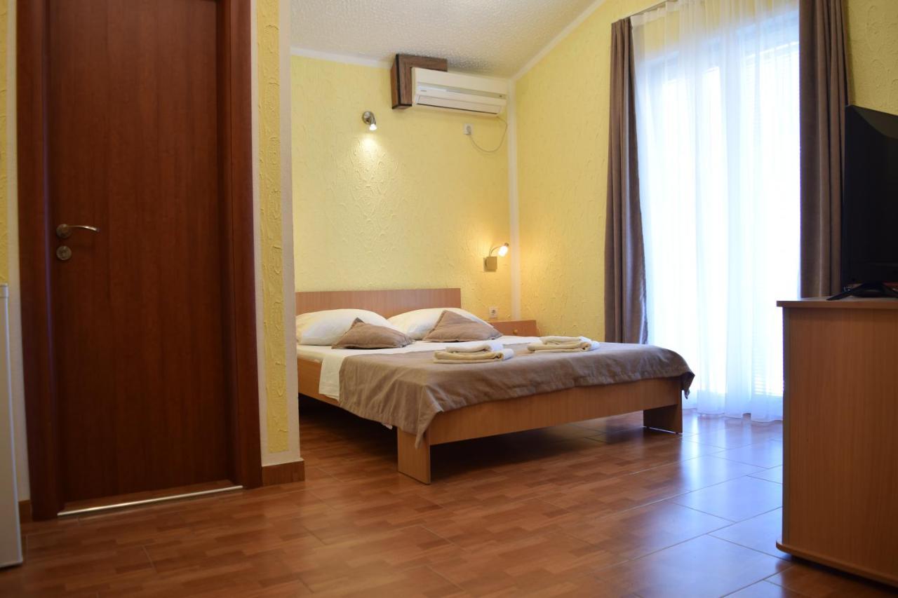 Martinovic Rooms Будва Екстериор снимка